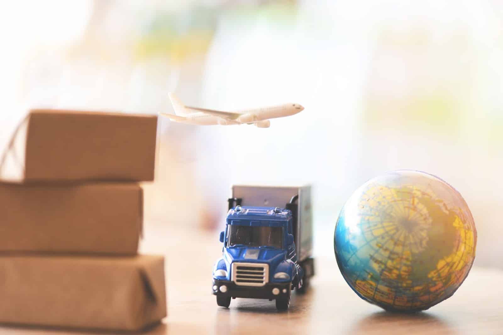 uk to us parcel forwarding by airplanes, trucks